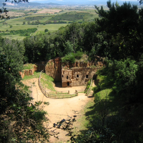 Necropoli delle Grotte nel Parco Archeologico di Baratti e Populonia
